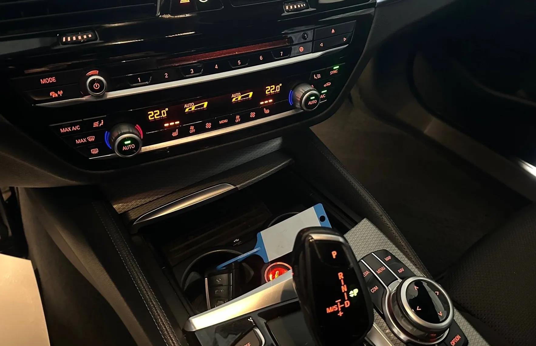 Zunanja slika - BMW Serija 5 - Touring: 520d M-PAKET FUL LED NAVI TEMP PANO PDC KLJUKA - 12