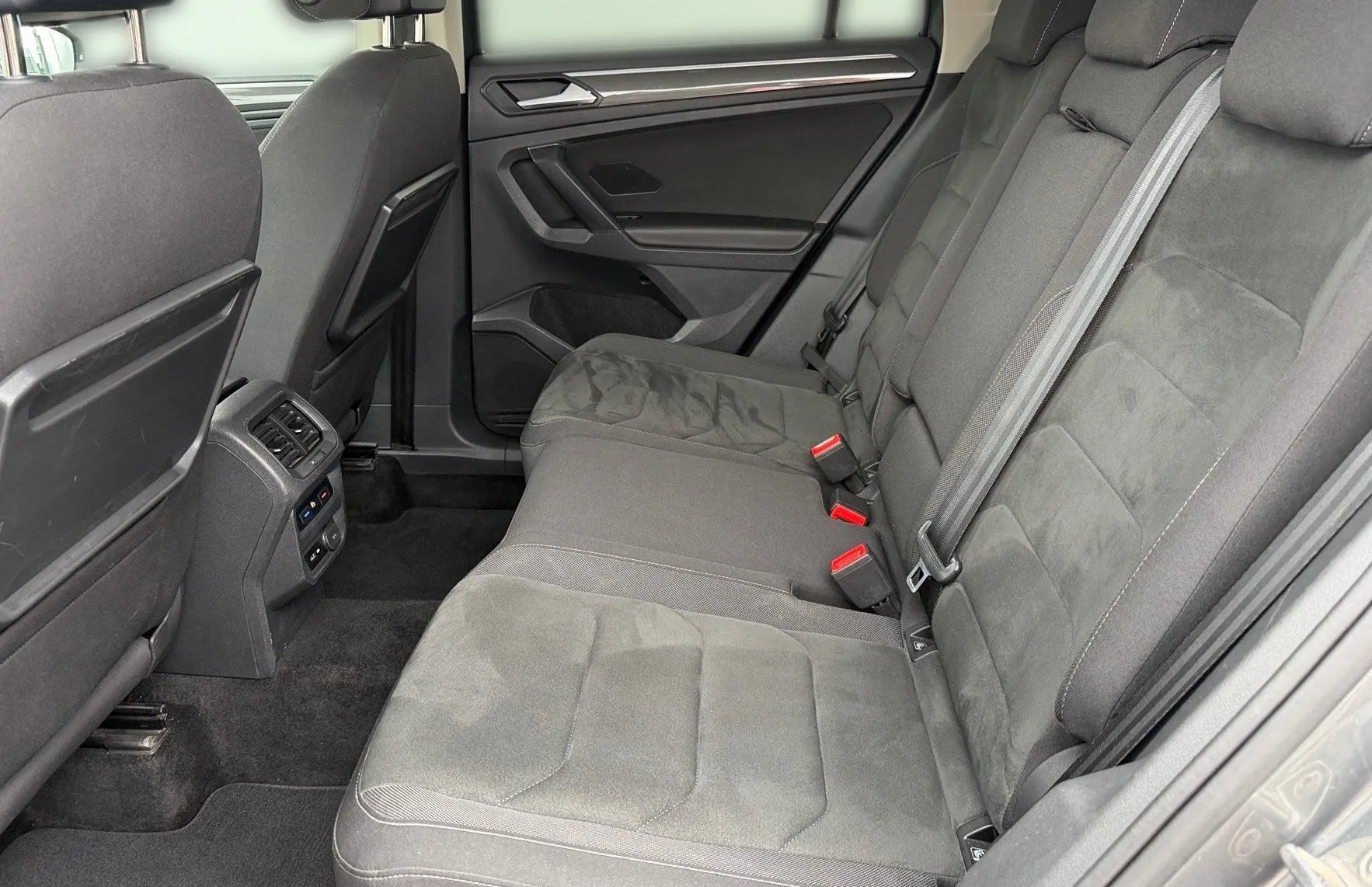 Zunanja slika - VW Tiguan - 4motion 2.0 TDI BMT DSG R-Line-Black Style-WEBASTO - 11