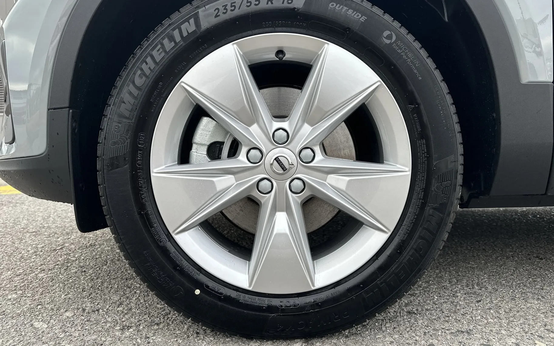 Notranja slika - Volvo XC40 - B3 P Core AT DCT 3 leta garancija+3 servisi... - 9