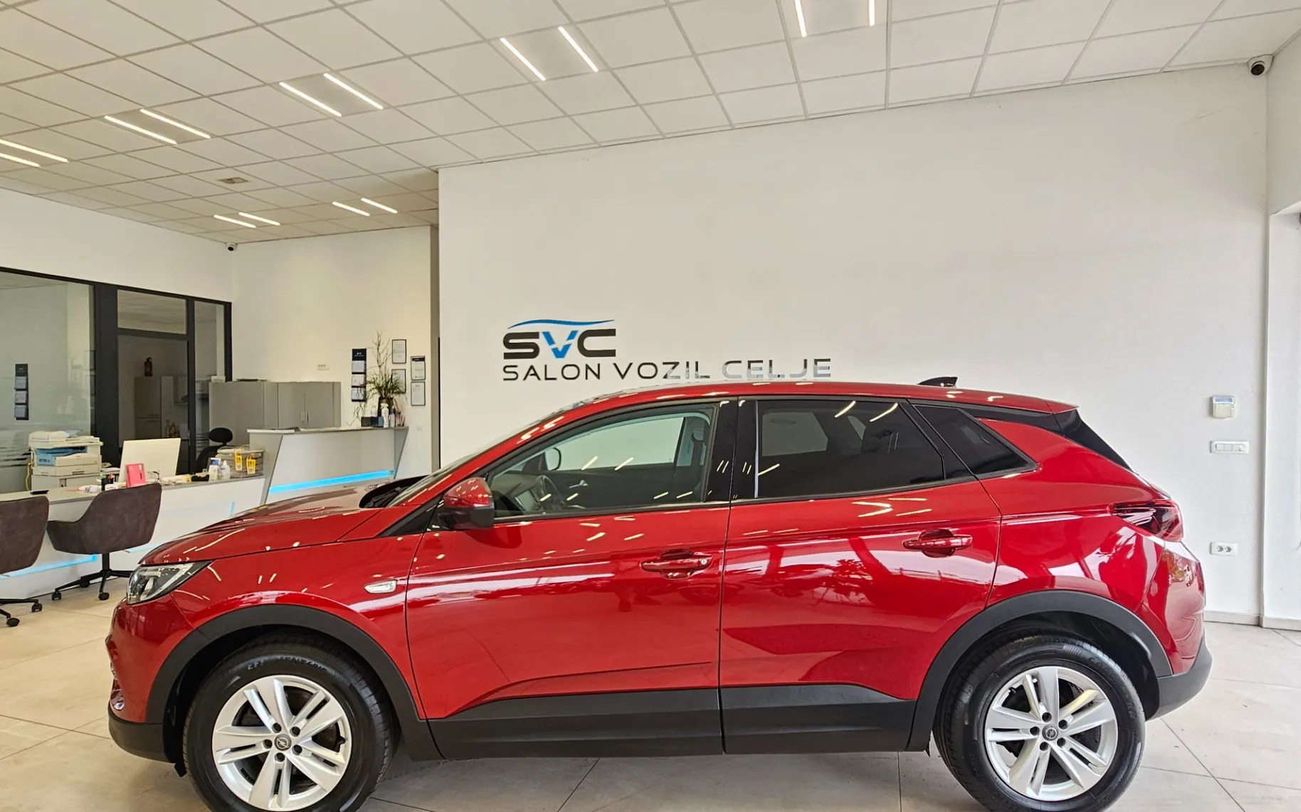 Zunanja slika - Opel Grandland X - 1.2-JAMSTVO-OPRAVLJEN VELIK SERVIS-OBROK ŽE 143€ - 8