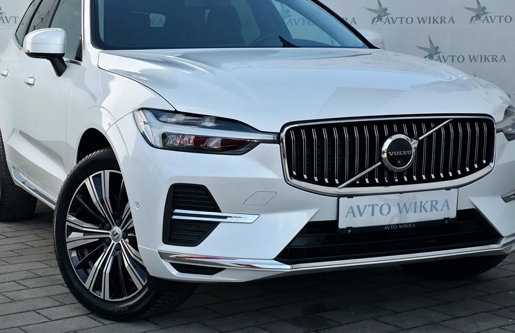 Zunanja slika - Volvo XC60 - B4D AWD Inscription ACC•MEMORY•HLAJ-SED•360•20C - 1