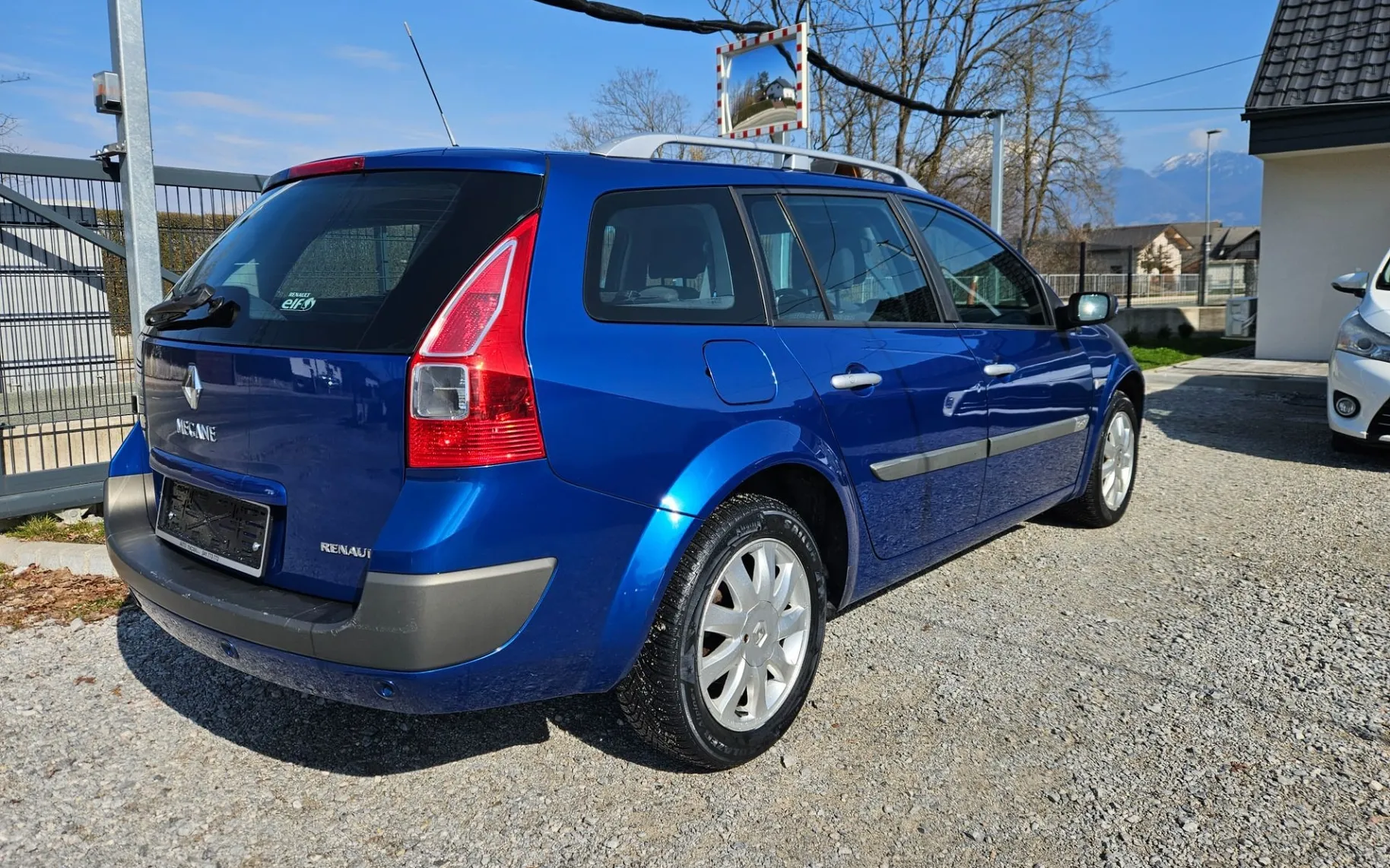 Zunanja slika - Renault Megane - 1.9 dCi DYNAMIQUE  AVTOMATIK - 4