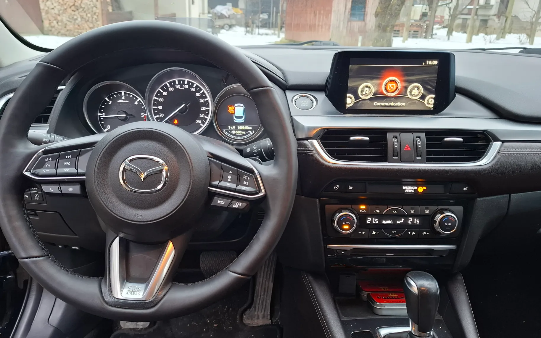 Notranja slika - Mazda Mazda6 - Karavan CD175 Revolution Top/črno usnje - 6