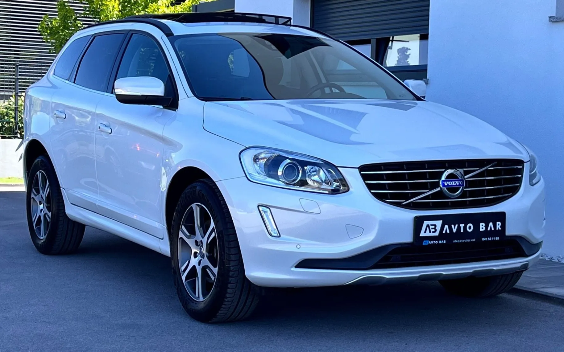 Zunanja slika - Volvo XC60 - T5 Summum Geartronic+1.LAST+NAVI+XENON - 3