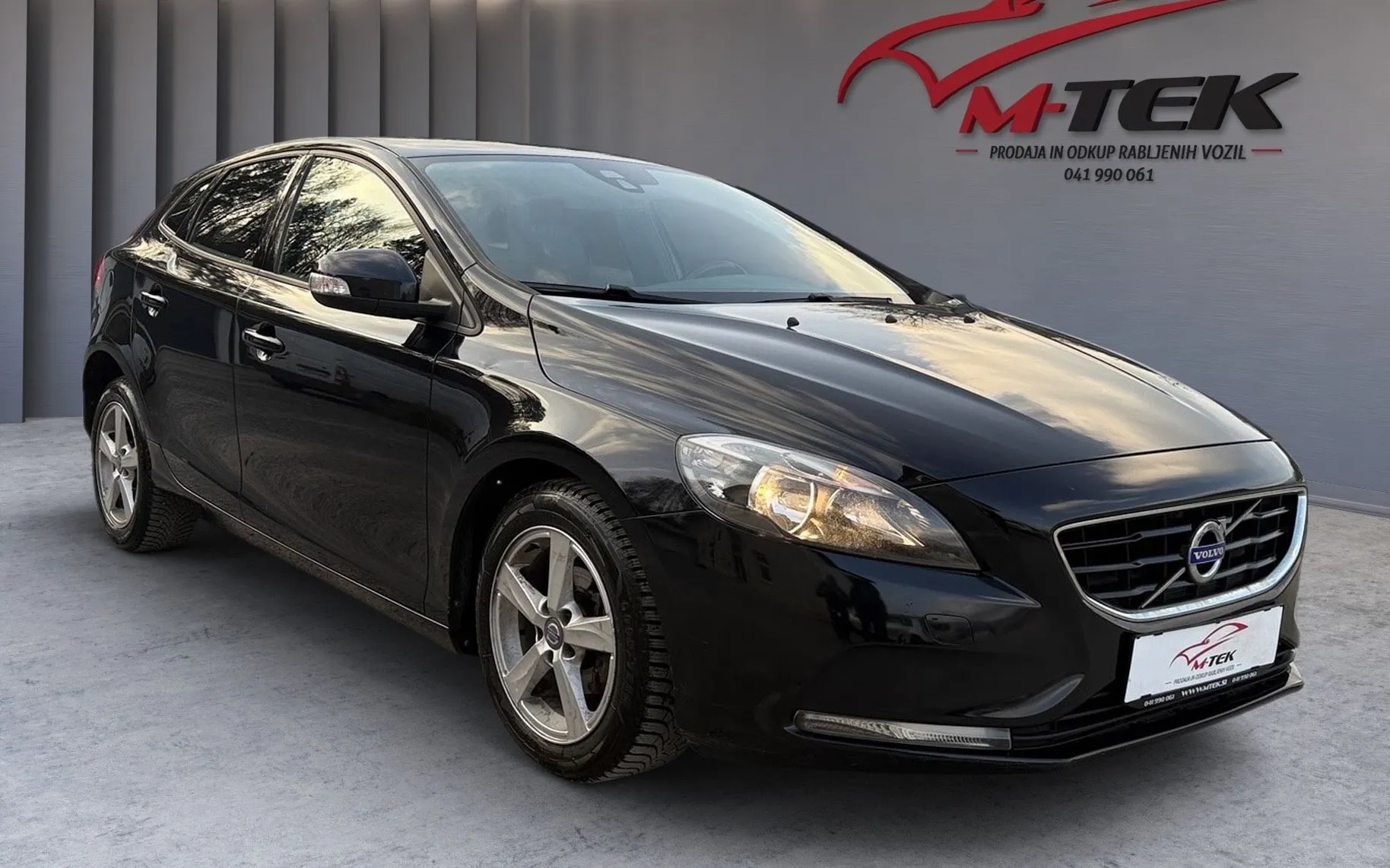 Zunanja slika - Volvo V40 - D2 102g Powershift R-Design Kinetic... - 4
