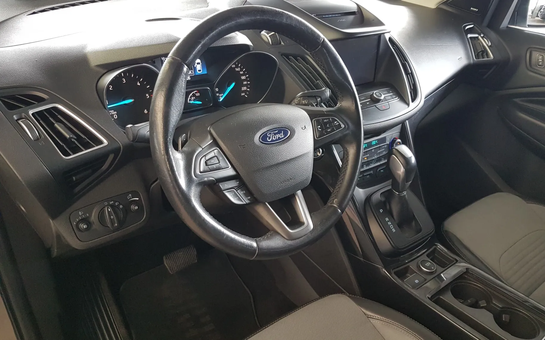 Zunanja slika - Ford Kuga - 4x4 2,0 TDCi Titanium Powershift - 9