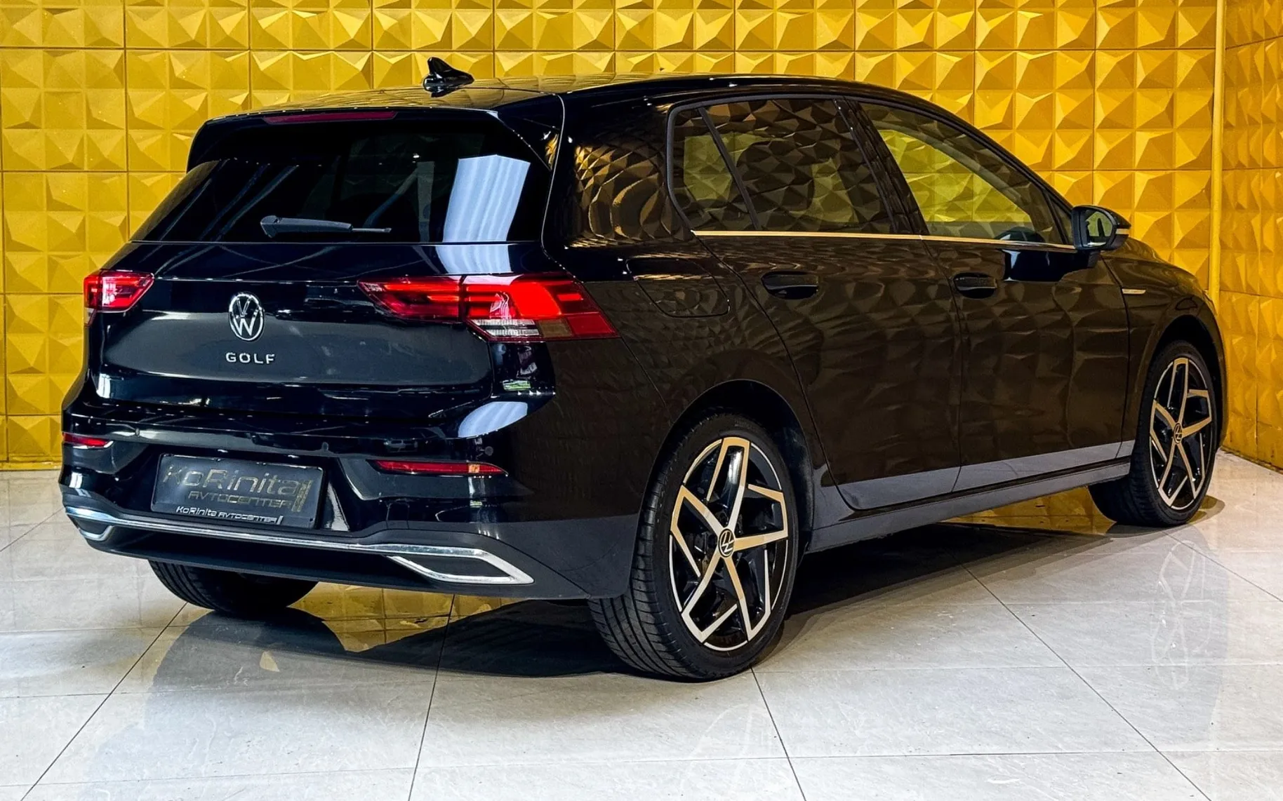 Notranja slika - Volkswagen Golf - 2.0 TDI AUT.-LED-VIRTUAL-MASAZA-MEMORY-GRETJE - 11