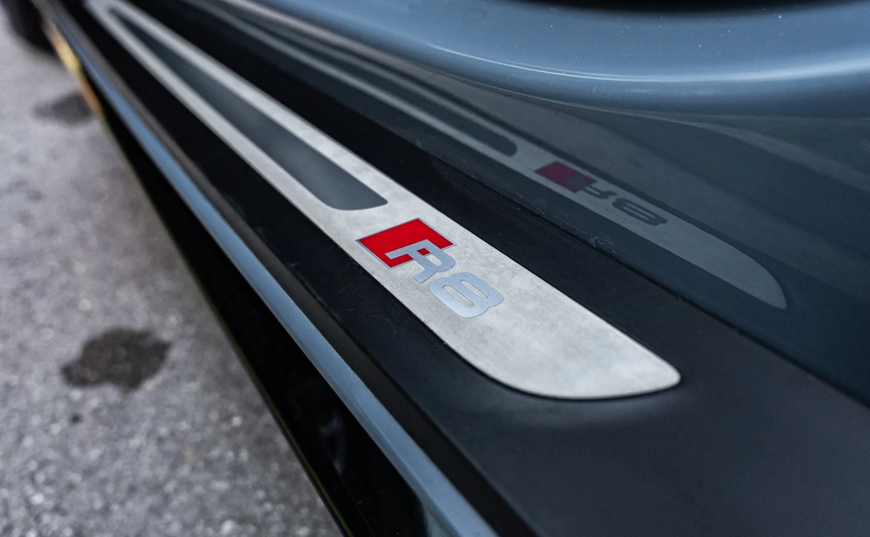 Zunanja slika - Audi R8 - Quattro - Keyless - Ogrevani sedeži - LED - 20col - 20