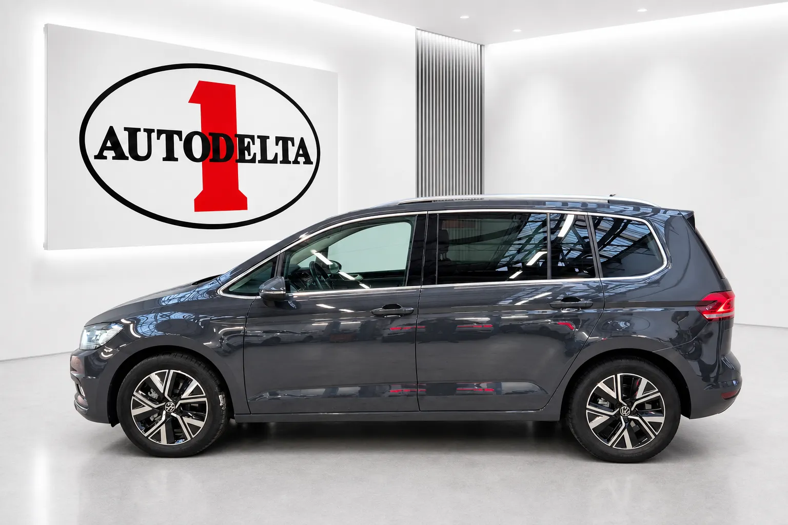 Zunanja slika - Volkswagen Touran - 2.0 TDI Highline 150 PANORAMA-LED-KLJUKA... - 3