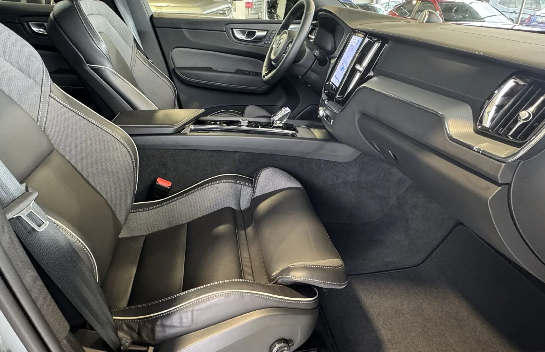 Zunanja slika - Volvo XC60 - ORIGINAL ULTIMATE-KRISTAL-BOWERS WILKINS-PANO-21 - 10