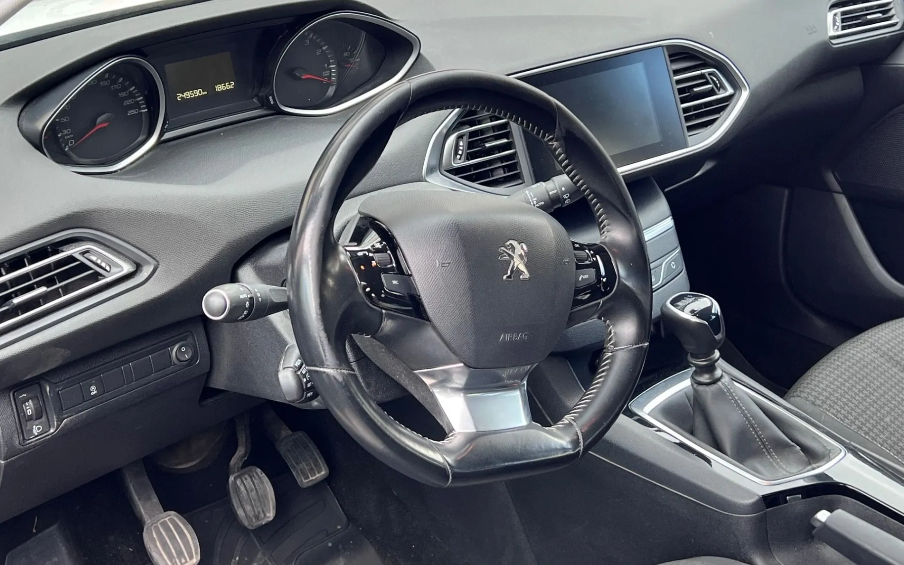 Zunanja slika - Peugeot 308 - SW 1.2 PureTech 130 S S Active Pack - 5