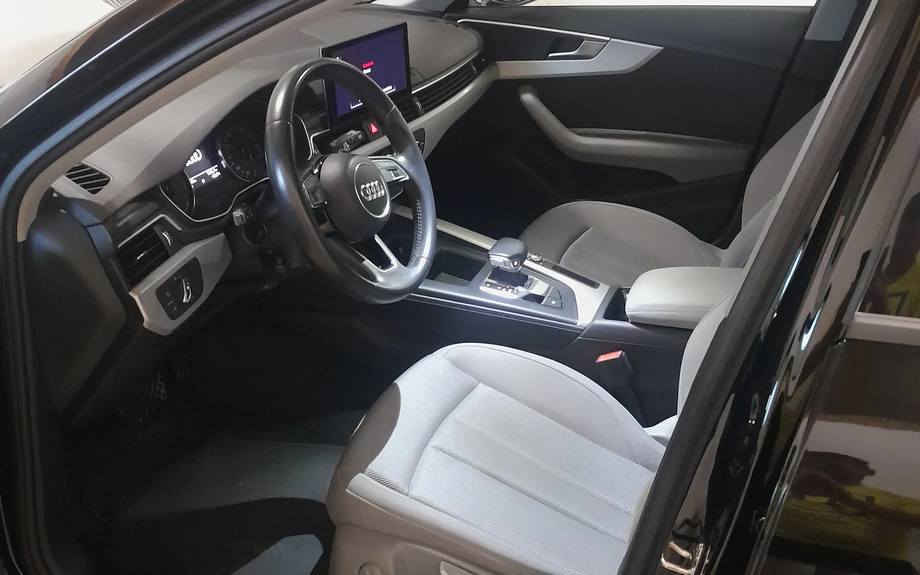 Notranja slika - Audi A4 - Stronic advancet - 8
