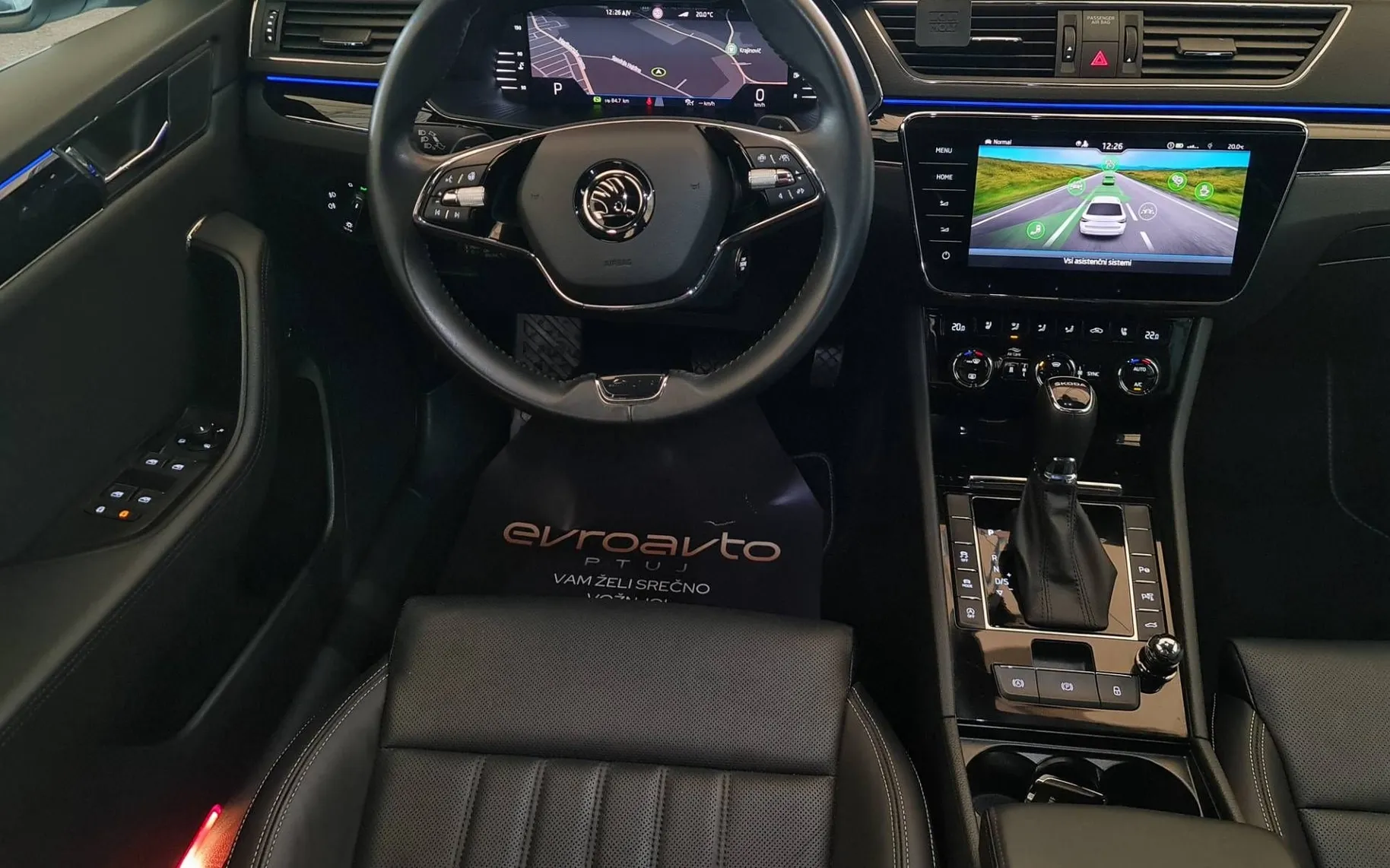 Notranja slika - Škoda Superb - Combi 2.0 TDI L K Laurin Klement•Tovarniš. jamstvo - 10