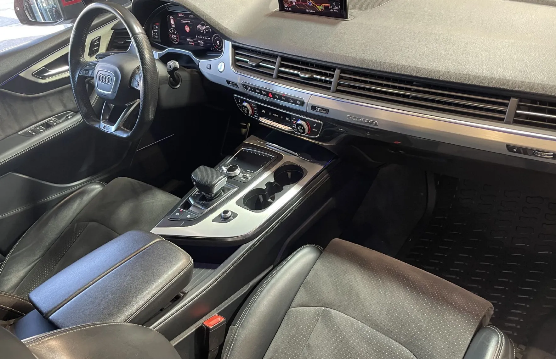 Zunanja slika - Audi Q7 - ZRAČNO-HUD-PANO-NAVI-MEMORY-ALCANTARA-VIRTUAL-22C - 14