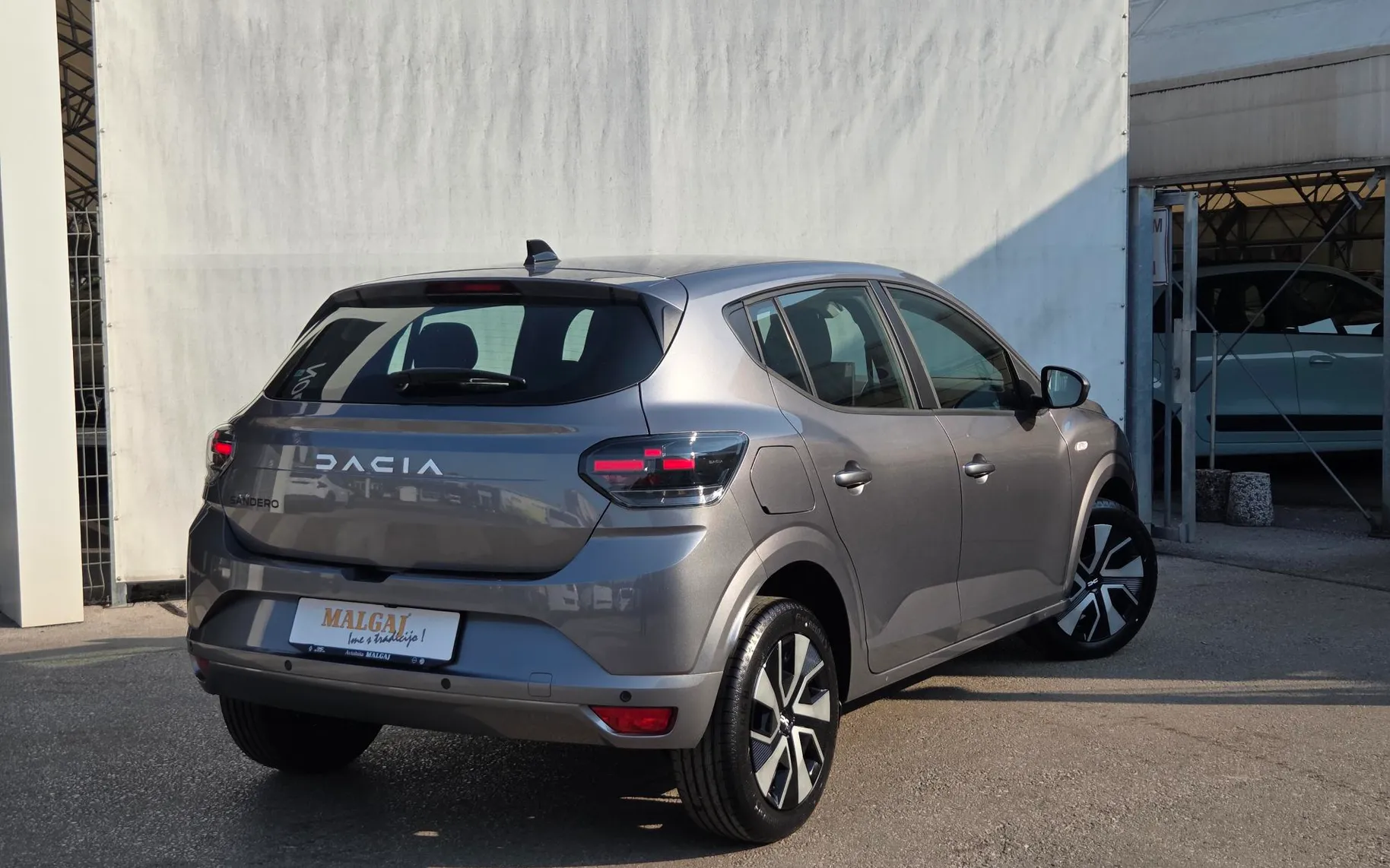 Zunanja slika - Dacia Sandero - 1.0 TCe 100 Expression + Vzvratna kamera + R.kolo - 6