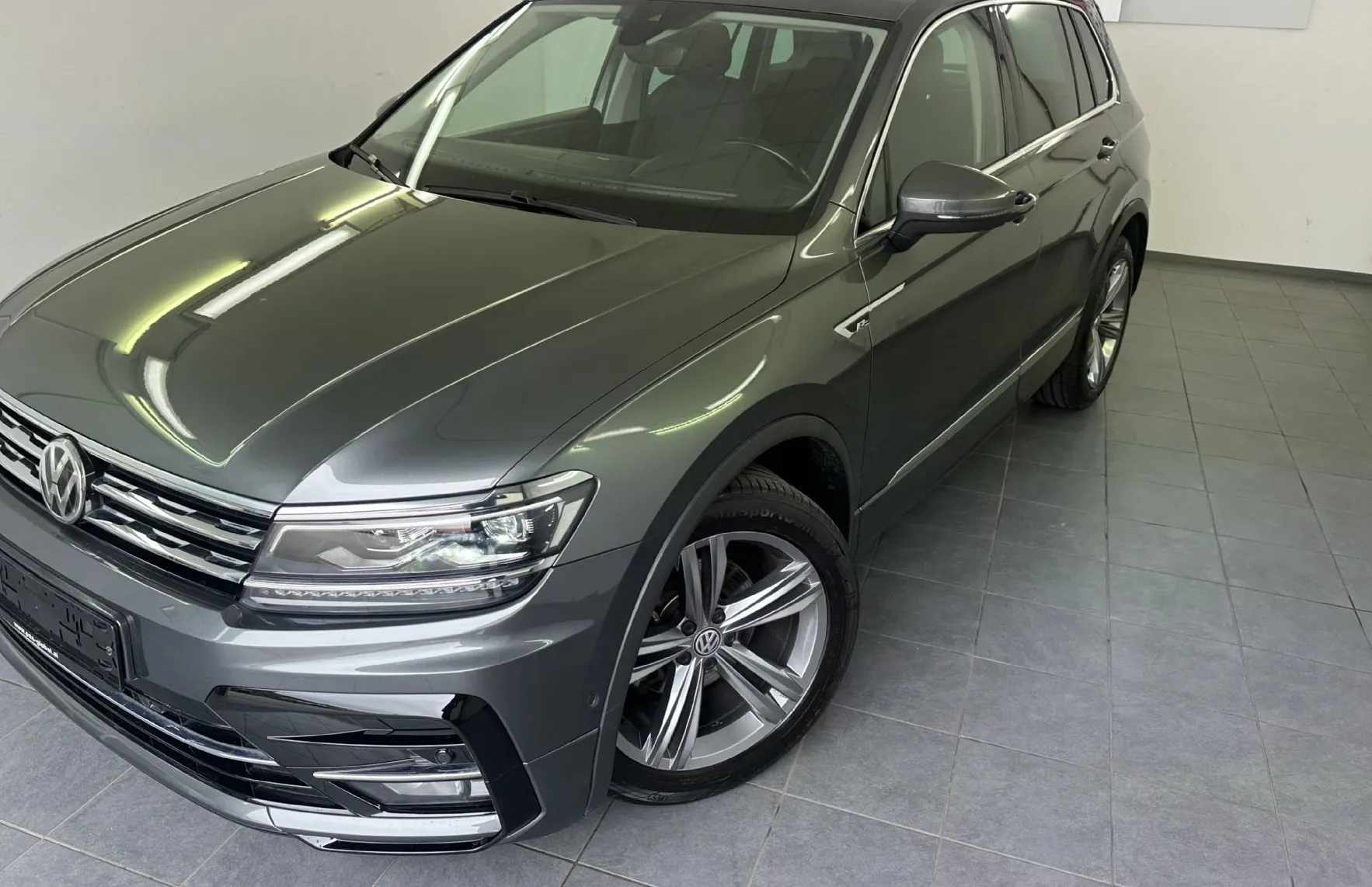 Zunanja slika - Volkswagen Tiguan - 1.5 TSI ACT BMT R-Line DSG.Highline 110kW.KAMERA - 5