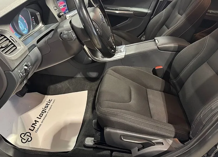Zunanja slika - Volvo V60 - D3 Momentum-XENON-PDC-NAVI - 14