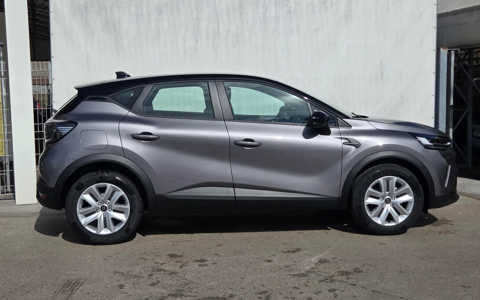 Zunanja slika - Renault Captur - Evolution TCe 115+Zimske gume+Servis - 4