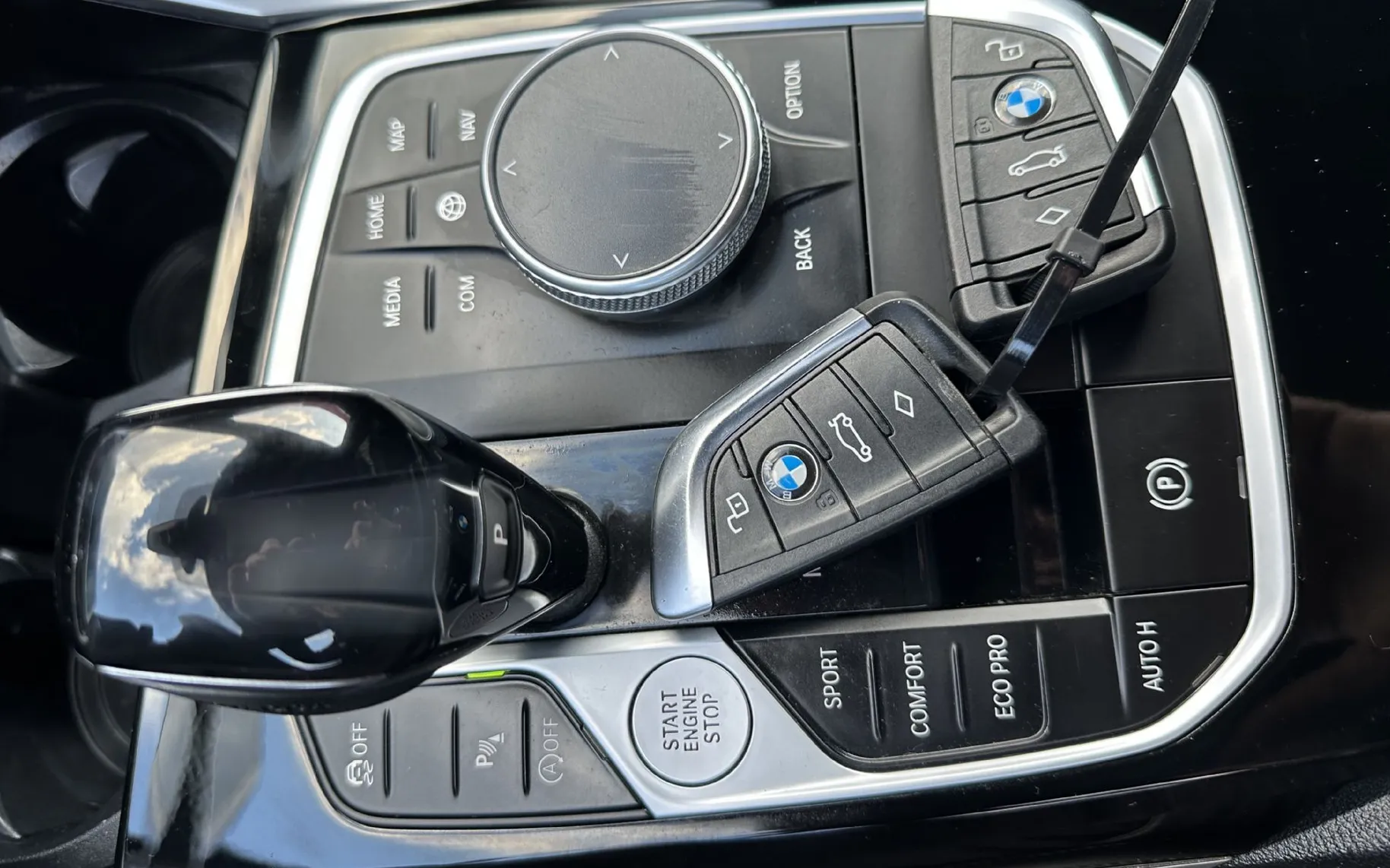 Notranja slika - BMW Serija 3 - Touring: 318i Luxury.NEMŠKI+4ALU.KAMERA.LED.USNJE.ACC.BE - 14