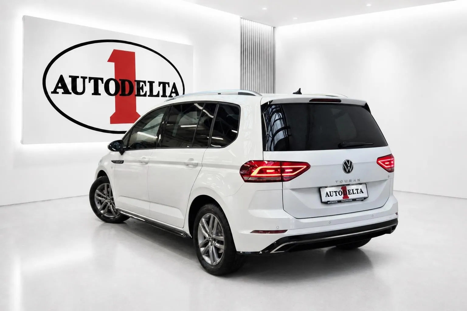 Zunanja slika - Volkswagen Touran - 1.5 TSI 4ALL DSG - 4