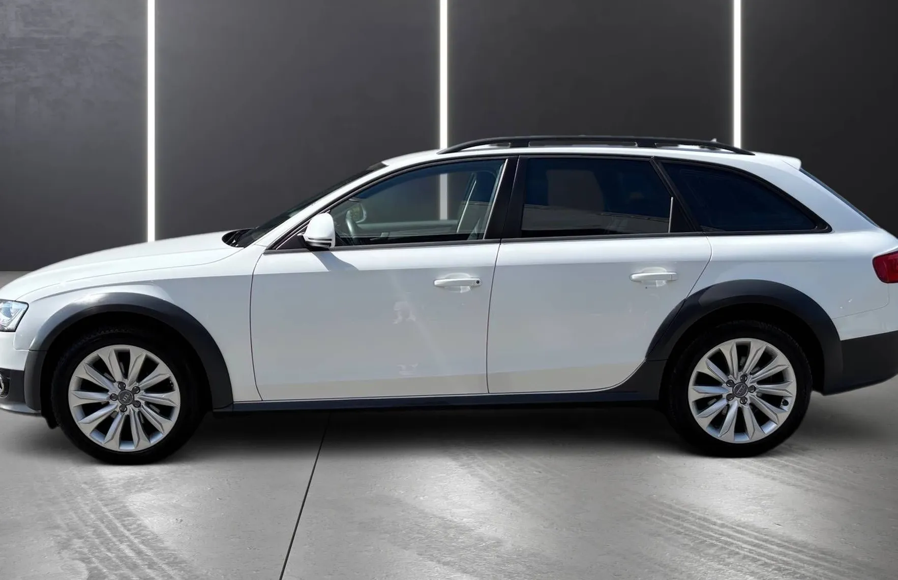 Zunanja slika - Audi A4 Allroad - 2.0 TDI QUATTRO XENON NAVI PDC KAMERA KLJUKA TOP.. - 4