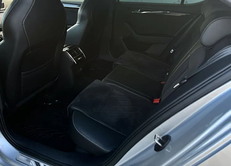 Zunanja slika - Škoda Superb - Sport line ACC-LED-PANO-PDC-V.SERVIS - 11