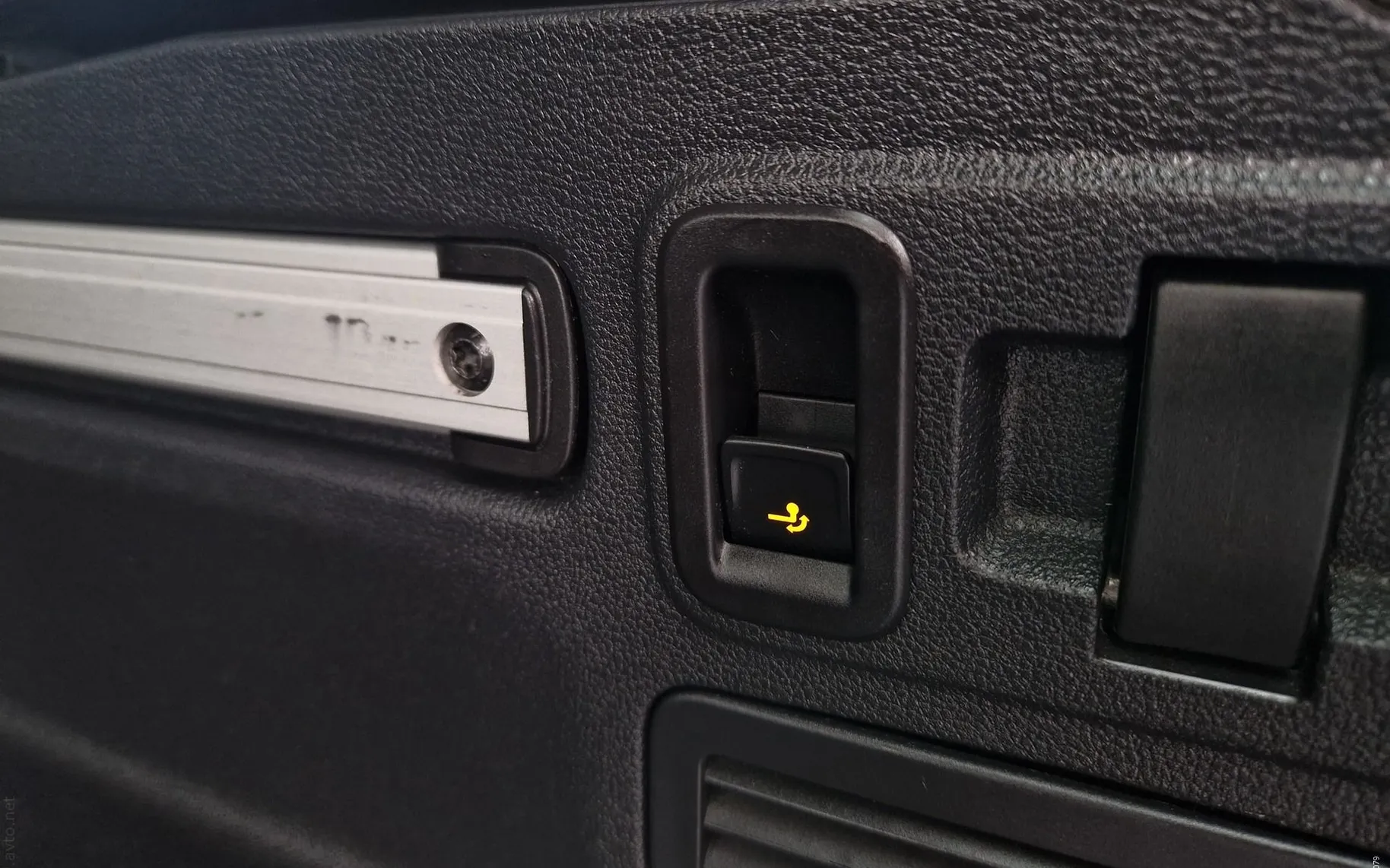 Notranja slika - VW Touran - 1.6TDI-DSG-7SEDEŽEV-ACC-F1-2XLED-2XPDC-NA OBROKE - 10