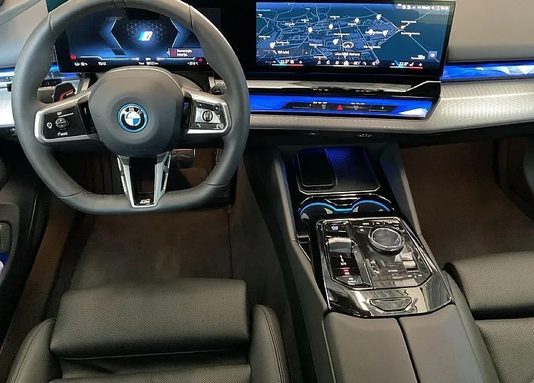 Zunanja slika - BMW i5 - eDrive40 touring M Sport - 11