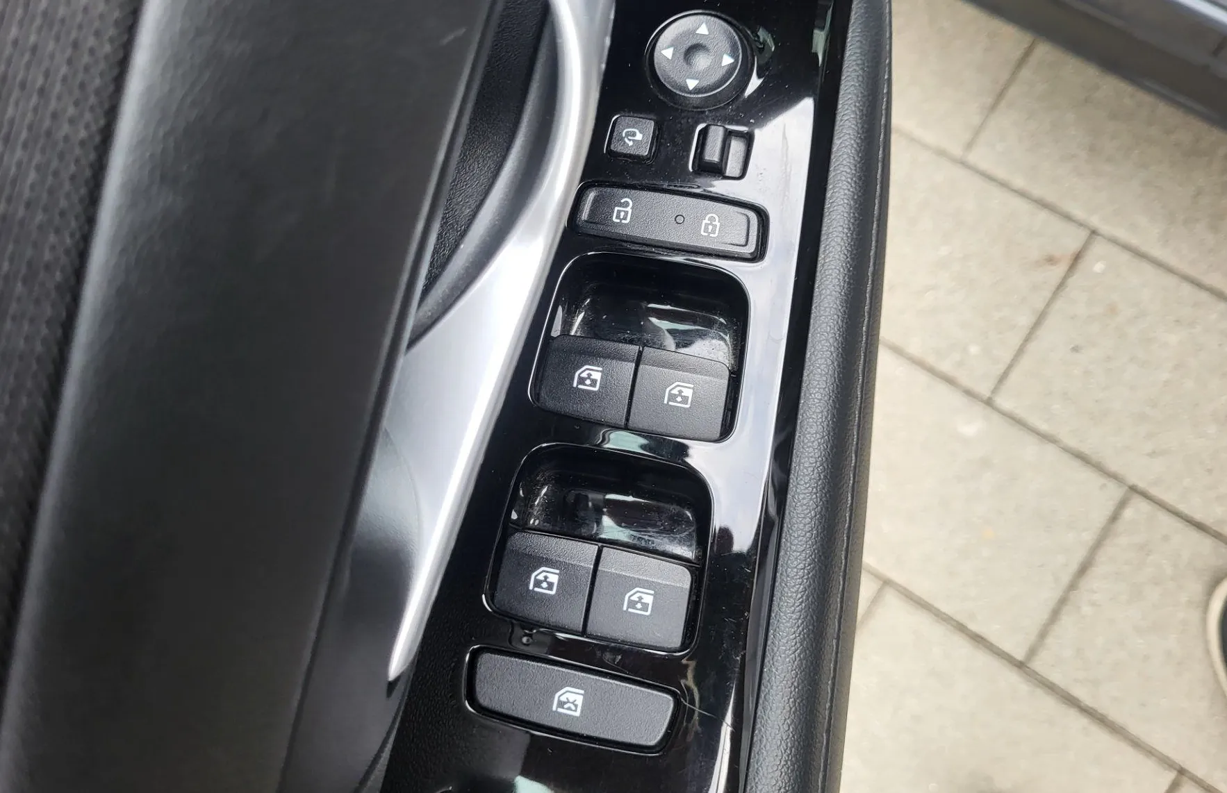 Zunanja slika - Hyundai Tucson - 1.6 T GDI Premium tov.garanc-1 last-slo-navi-kamer - 15