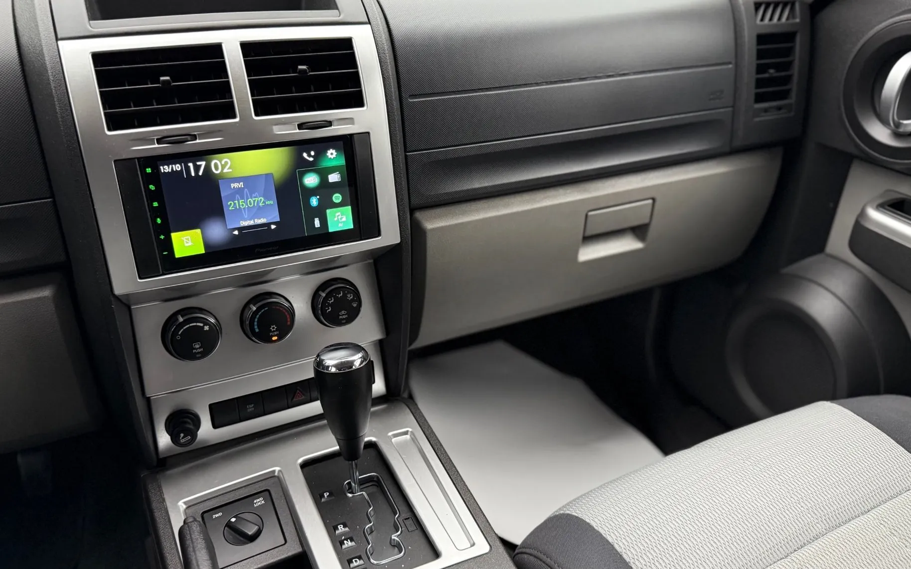 Zunanja slika - Dodge Nitro - 2.8 16V CRD 4WD AUT. SLO.VOZILO MULTIMEDIJA KAMERA - 18