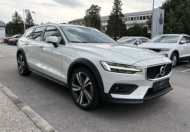 Zunanja slika - Volvo V60 Cross Country - D4 AWD AUT Cross Country Pro - 2