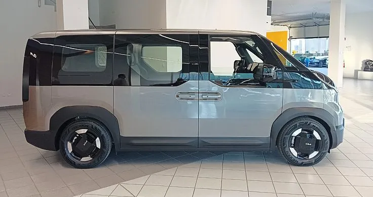 Zunanja slika - KIA PV5 - 71.2 kWh baterija 120 kW 163 KS  Quantum - 3