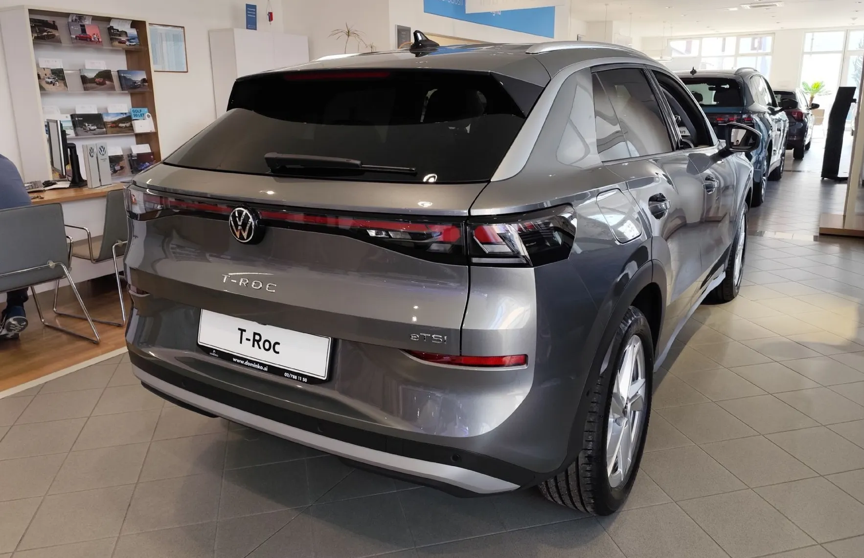 Zunanja slika - Volkswagen T-Roc - 1.5 eTSI Style DSG 85  115 - 4