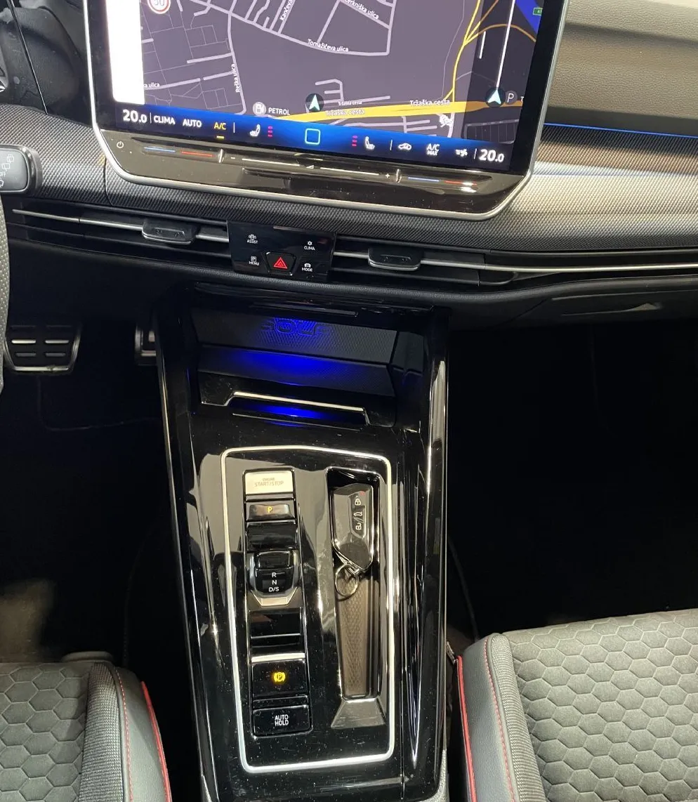 Zunanja slika - VW Golf - GTI-HEADUP-PANO-NAVI-GRETJE-LED-LANE-HARMAN KARDON - 16