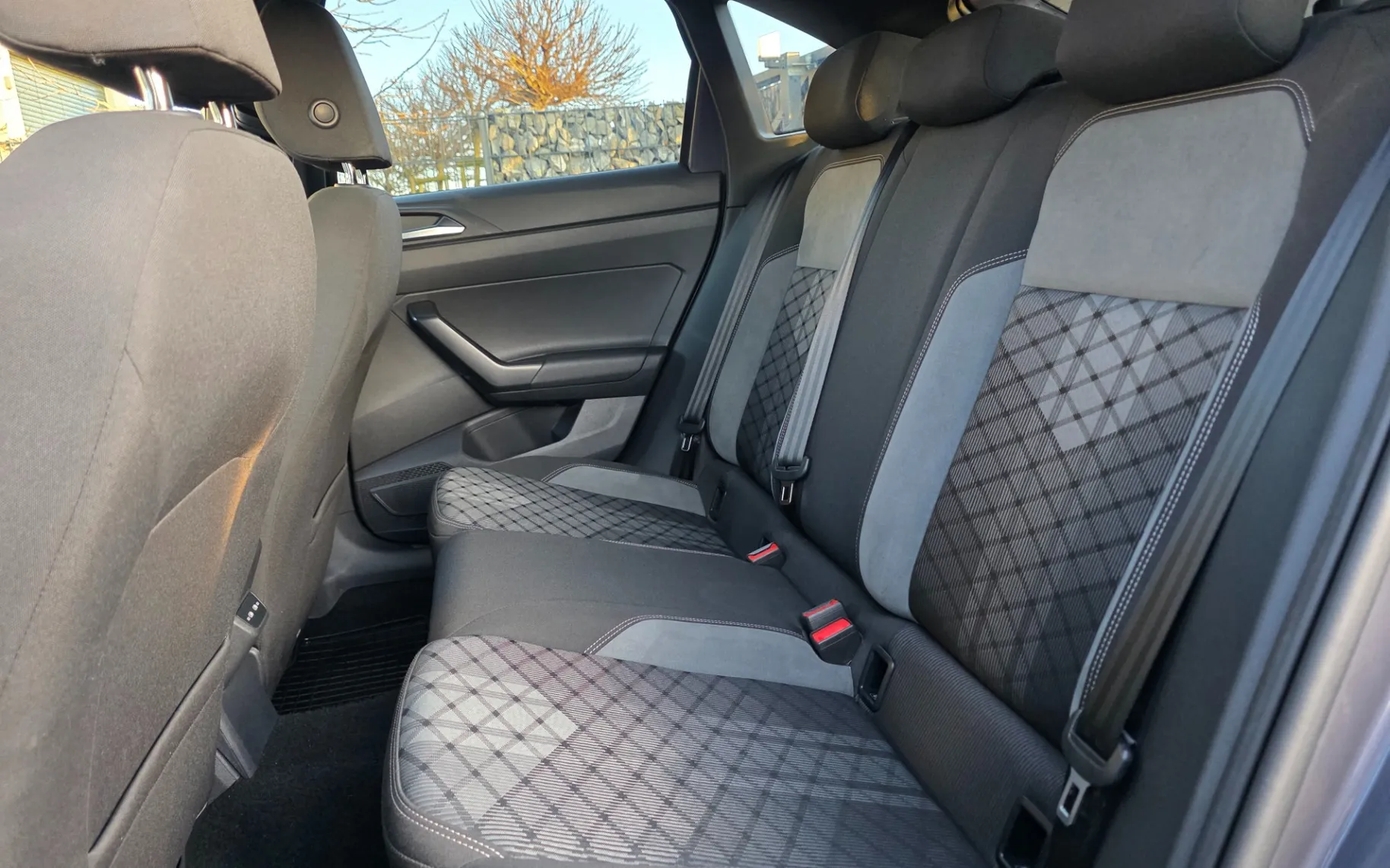 Zunanja slika - Volkswagen Taigo - 1,0 TSI R Line DSG - 10