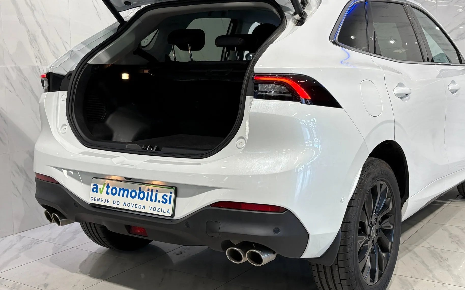 Notranja slika - Forthing T5 Evo - 1.5 Luxury |Panorama|360K|Masaža|Hlajenje|SLO| - 7