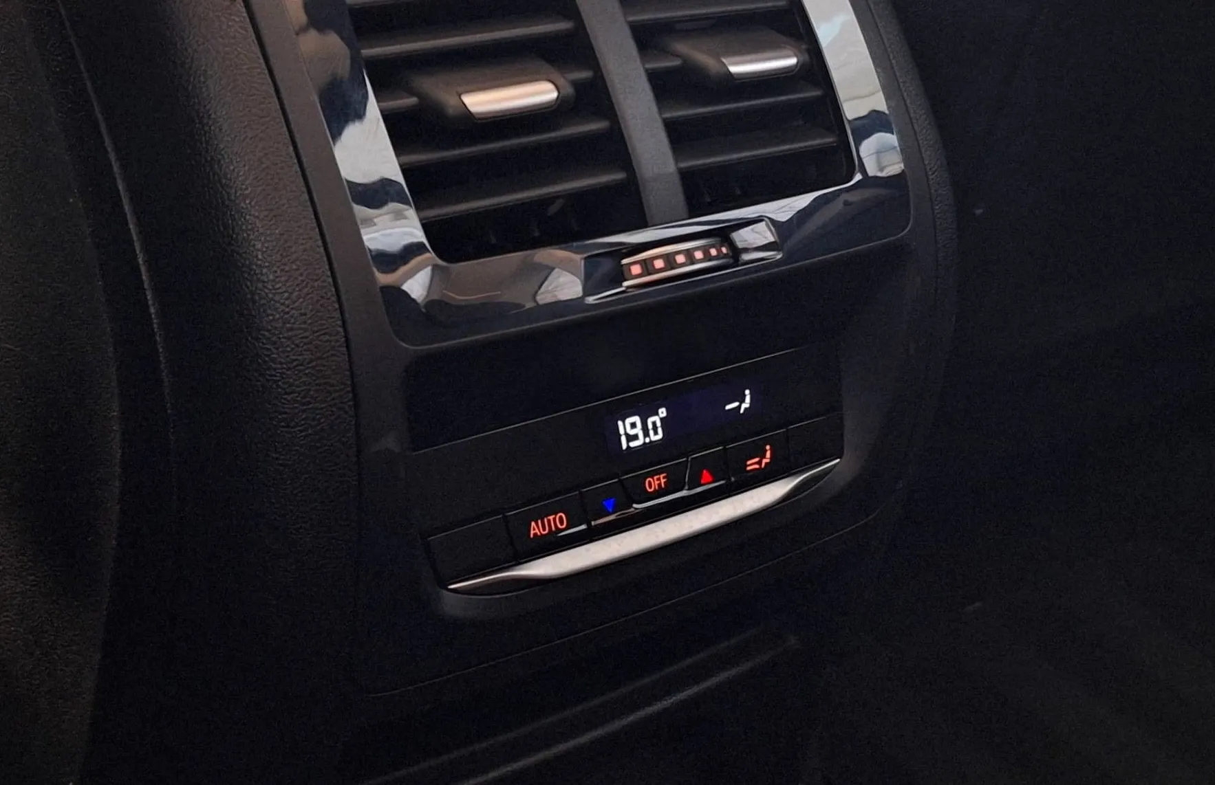 Zunanja slika - BMW X3 - serija : xDrive 20d xLine •ADAPTIVE LED•PDC•ALU•NAVI• - 16