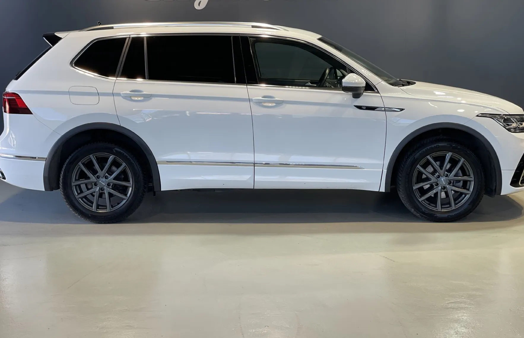 Zunanja slika - VW Tiguan Allspace - 1.LASTNIK-SLO-R LINE-VIRTUAL-NAVIGACIJA-LED-LANE - 4