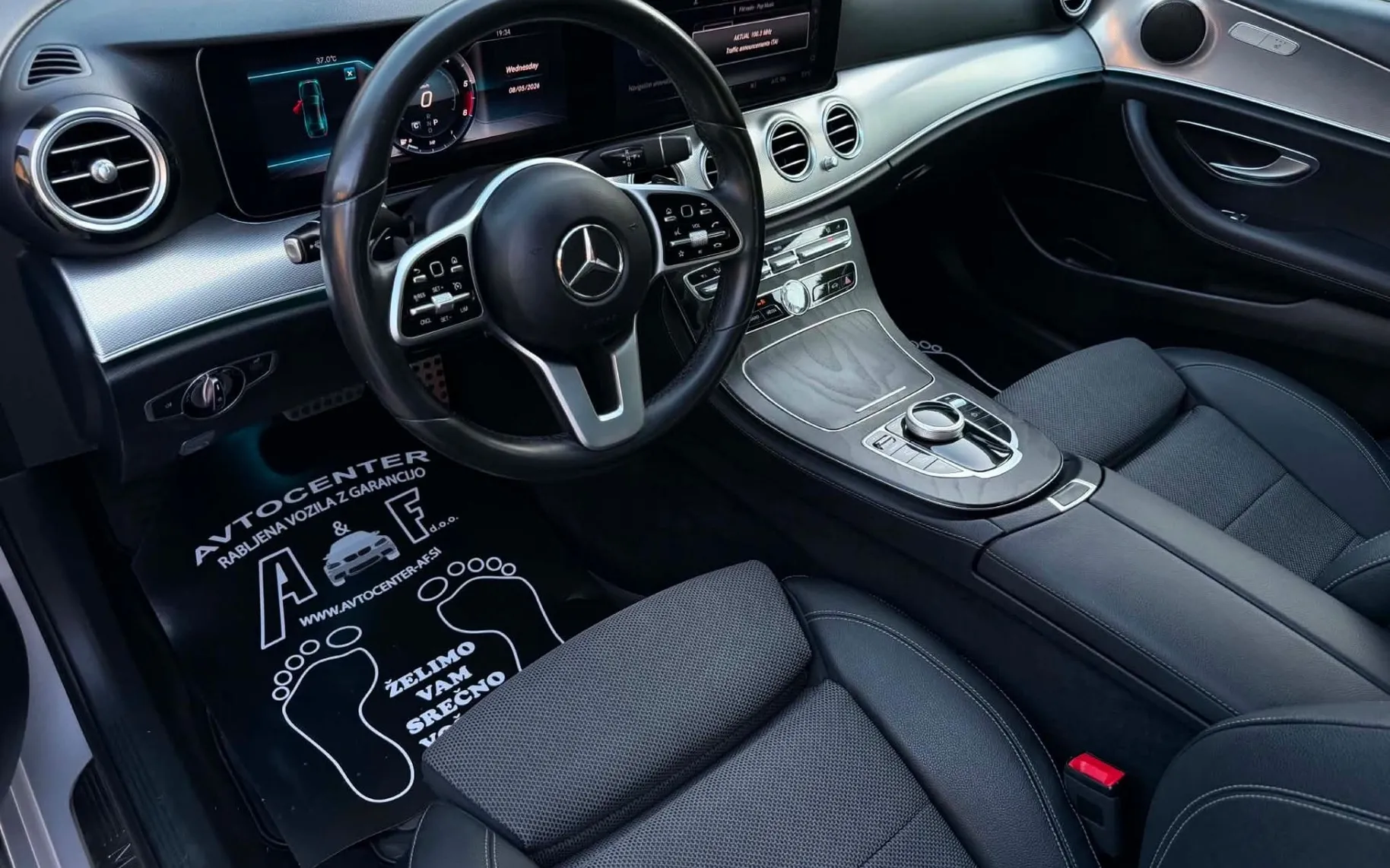Notranja slika - Mercedes-Benz E-Razred - 220 CDI-AUT-133.000km-VIRTUAL-LIZING ZA TUJCE- - 8