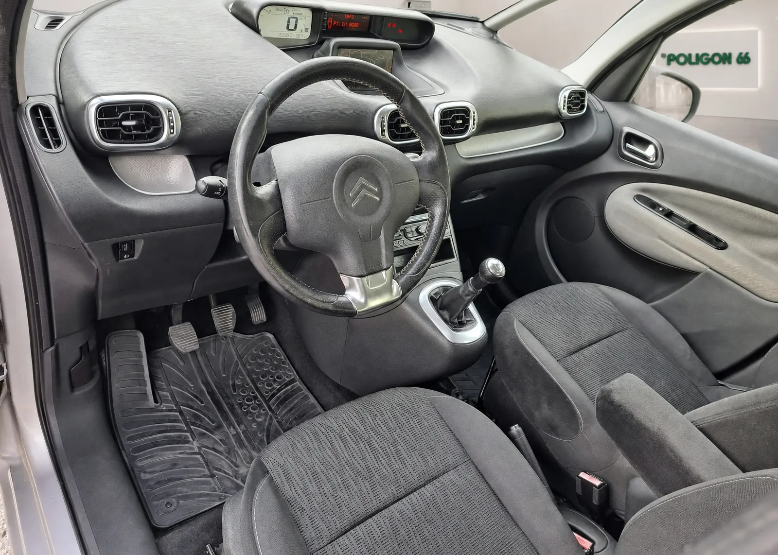 Notranja slika - Citroën C3 Picasso - HDi 90-NAVI-PDC-ODLIČEN-KOT NOV-GARANCIJA - 9