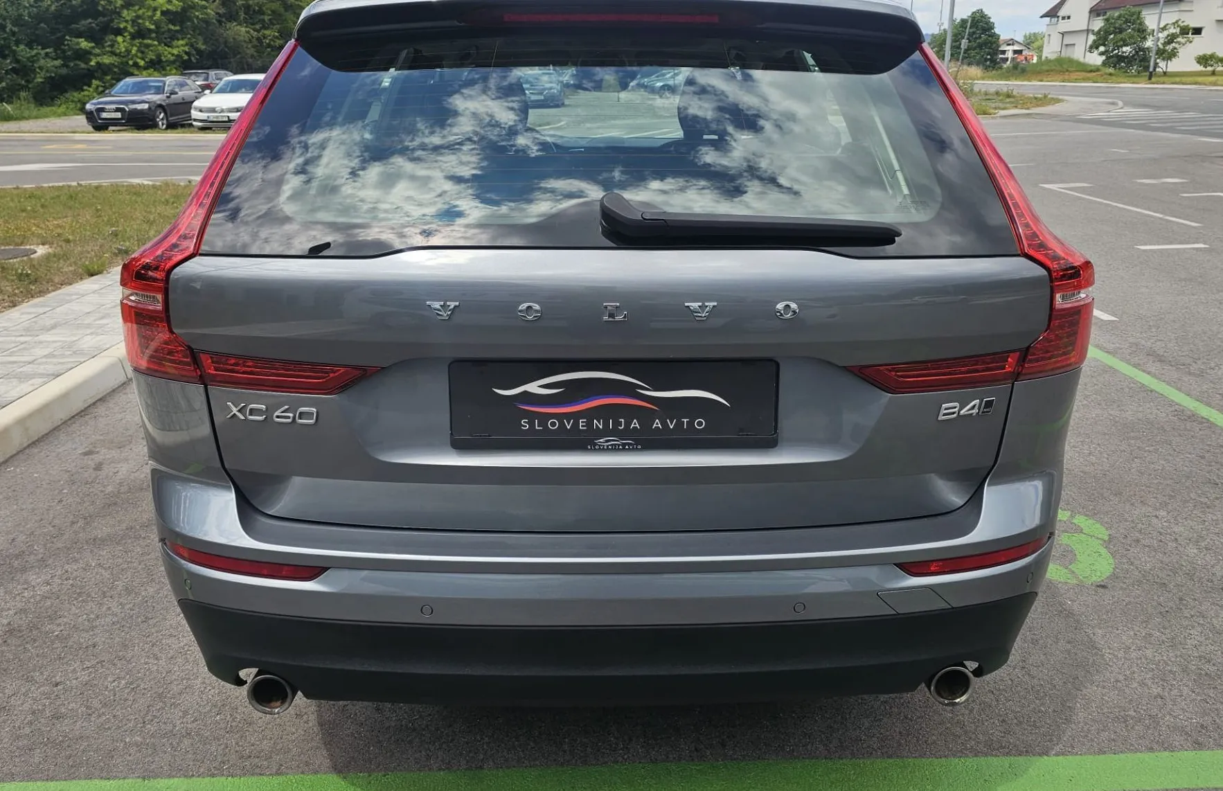 Zunanja slika - Volvo XC60 - B4D AWD Mom.Pro Avt.|panorama|wirtual|Navi|AC|Asis - 5