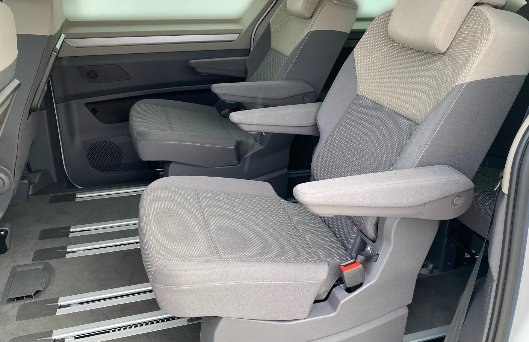 Zunanja slika - VW Multivan - 2.0 TDI DSG Life EDITION - 10