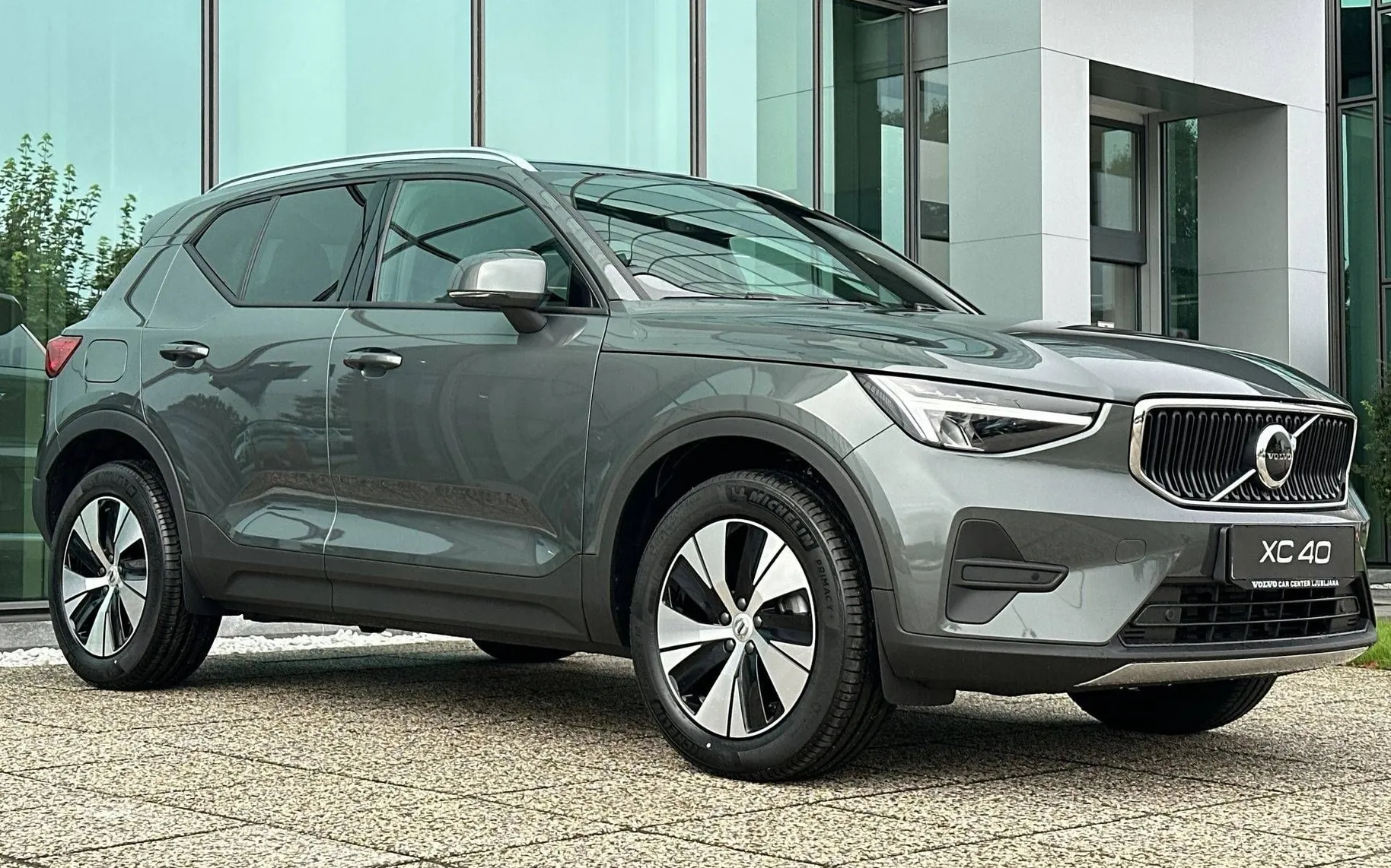 Zunanja slika - Volvo XC40 - B3 P Core AT DCT... - 3