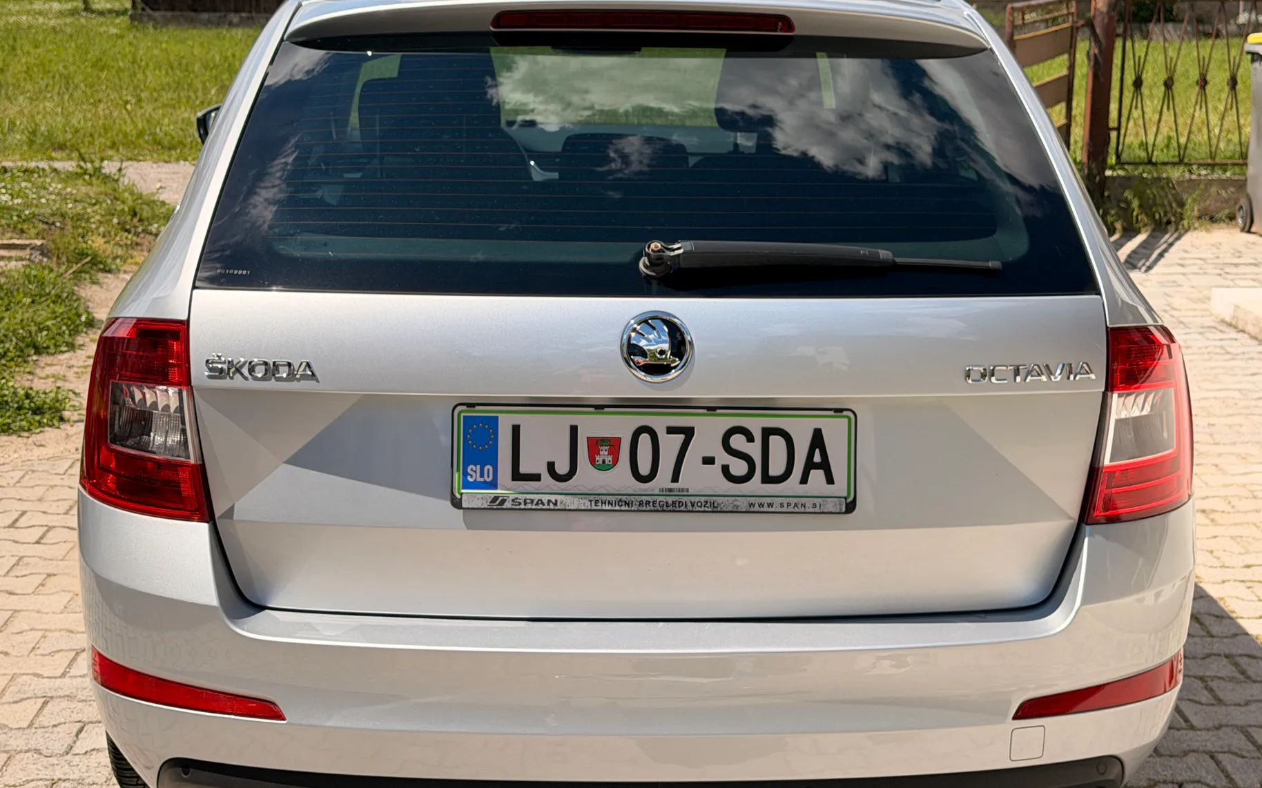 Zunanja slika - Škoda Octavia - Combi 1,6 TDI Active DSG - 2