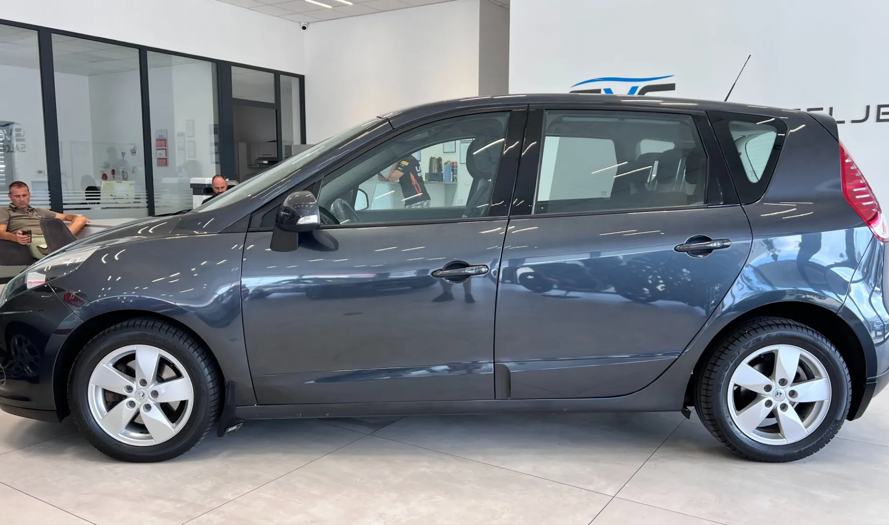 Zunanja slika - Renault Scénic - 1,6 16V Dynamique - 3