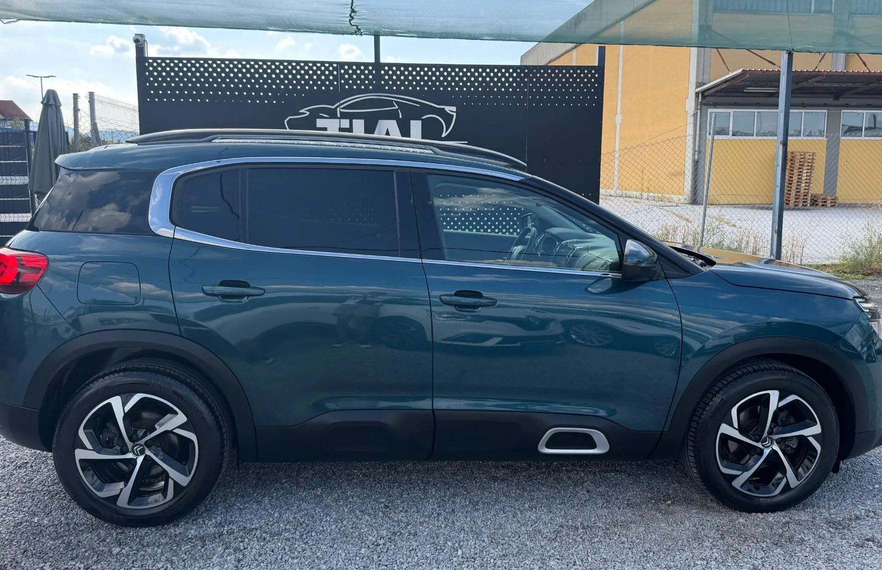 Zunanja slika - Citroën C5 Aircross - 1.2 SLO-VIRTUAL-KAMERA-NAVI-SAMO 85.000KM-ODLIČEN - 8