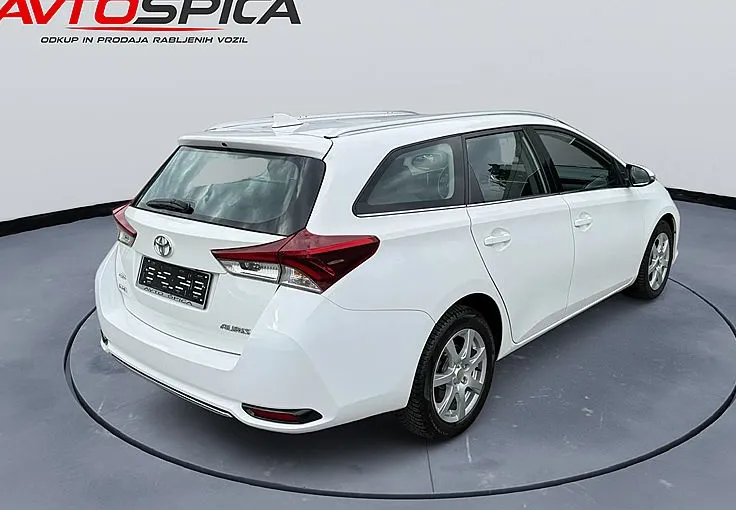 Zunanja slika - Toyota Auris - TS 1.4 D-4D Style  - NA OBROKE BREZ POLOGA - - 3