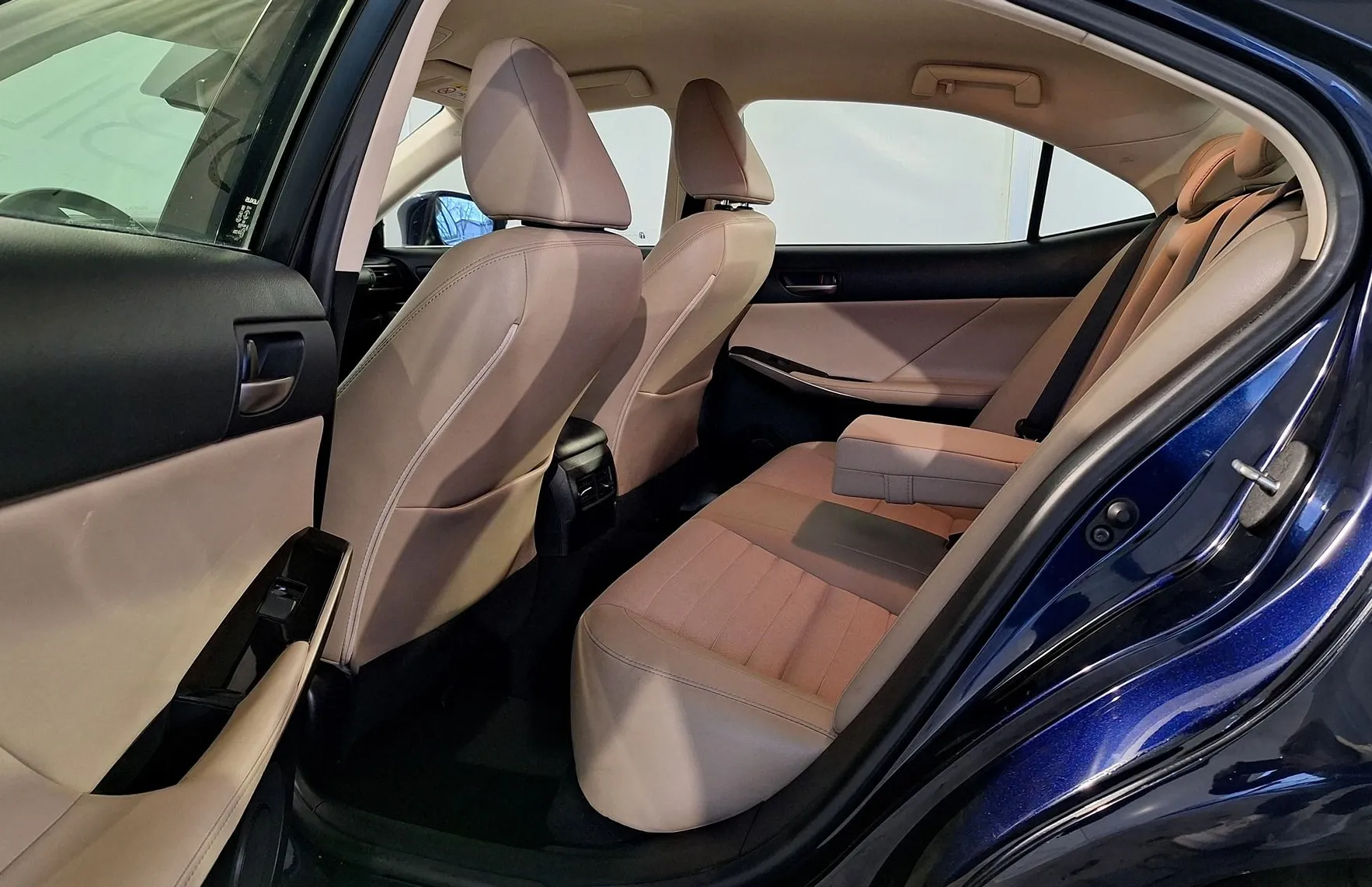 Zunanja slika - Lexus IS - 300h Base - 13