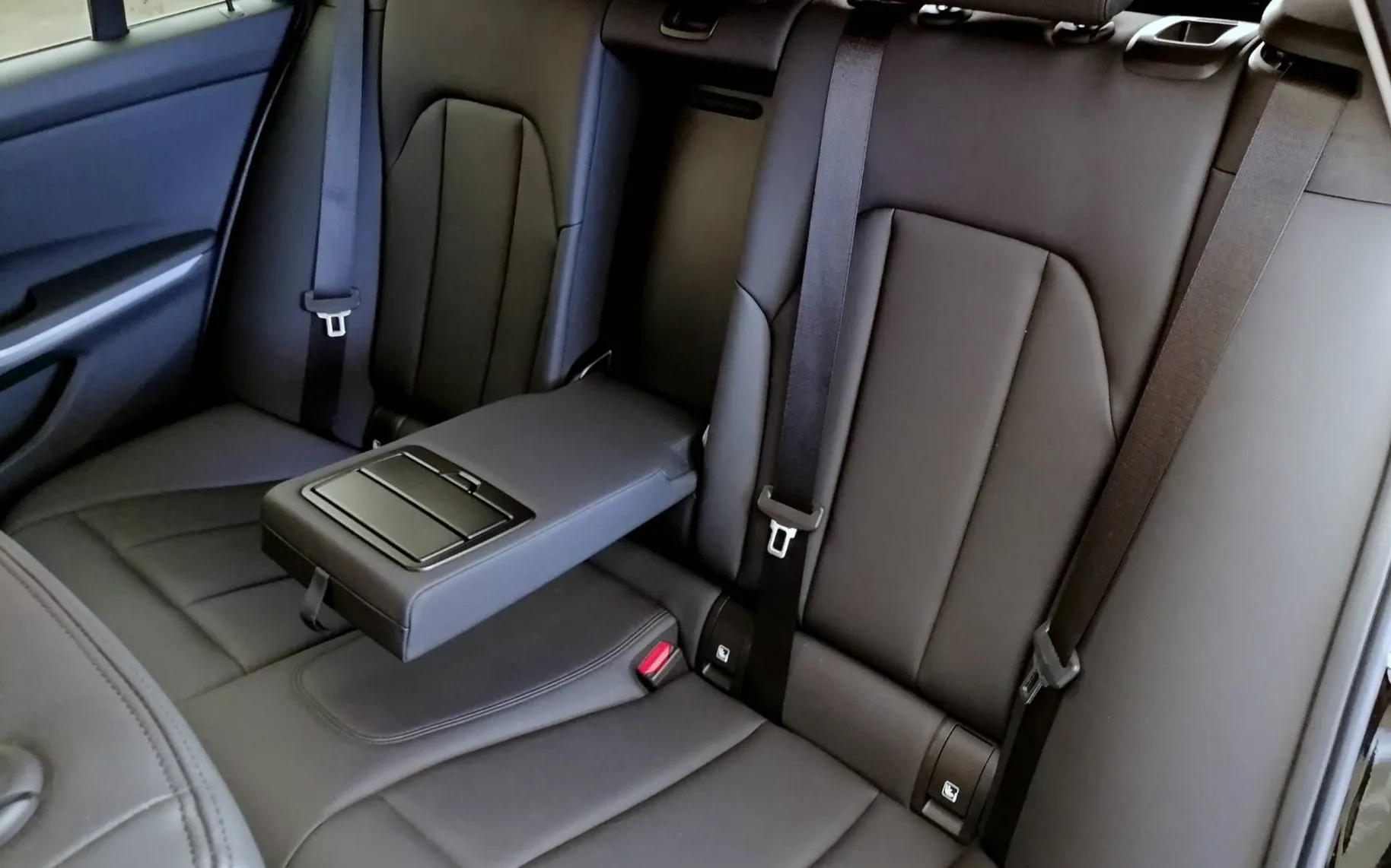 Notranja slika - BMW serija 3 Touring: - 316d 2.0D FULL LED NAVI VIRTUAL USNJE 1.LASTNIK - 8
