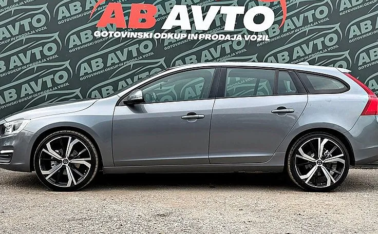 Zunanja slika - Volvo V60 - D3 Momentum Geartronic+110KW+BIXENON+NAVI+UGODNO - 8